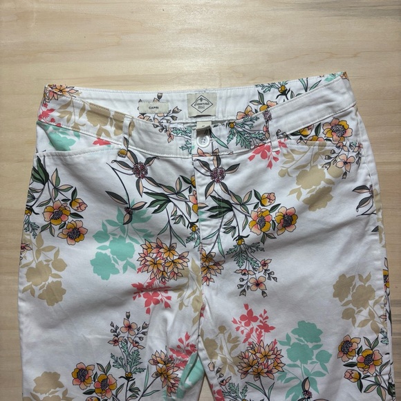 St. John’s Bay Floral Print Capri Pants - Picture 2 of 4